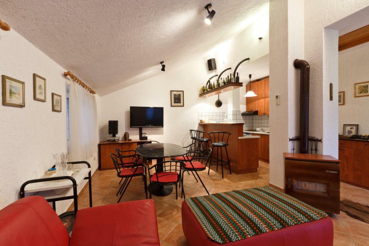 Apartmani Rasan Malinska Exterior foto