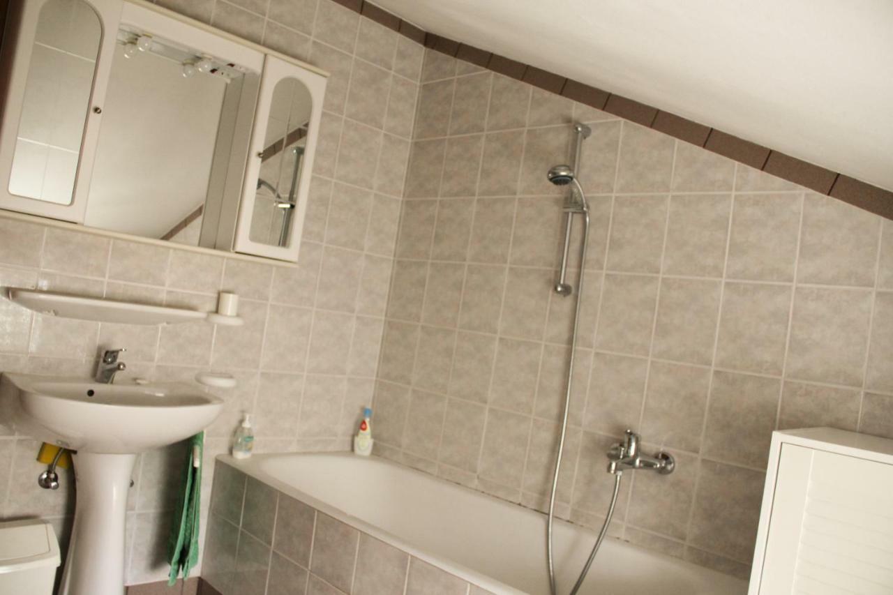 Apartmani Rasan Malinska Exterior foto
